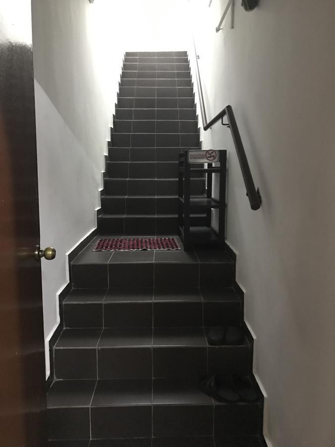 Jiaxin Hostel Ulu Tiram Buitenkant foto