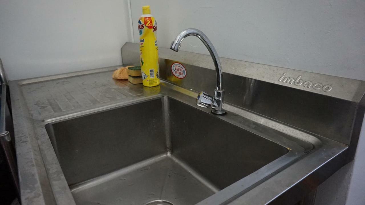 Jiaxin Hostel Ulu Tiram Buitenkant foto