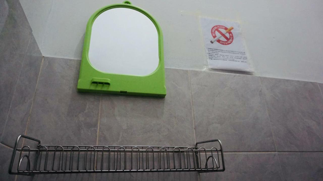 Jiaxin Hostel Ulu Tiram Buitenkant foto
